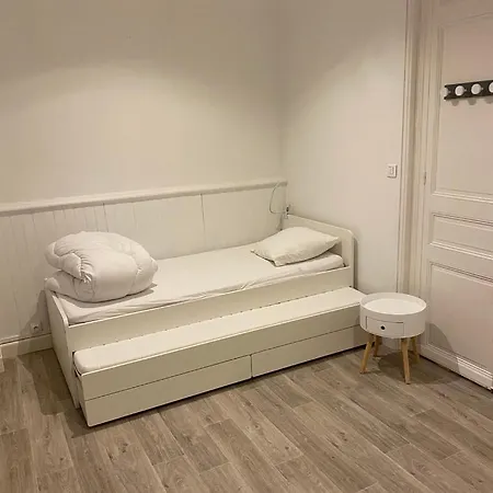 Sur Le Port Du Pouliguen Le Pouliguen