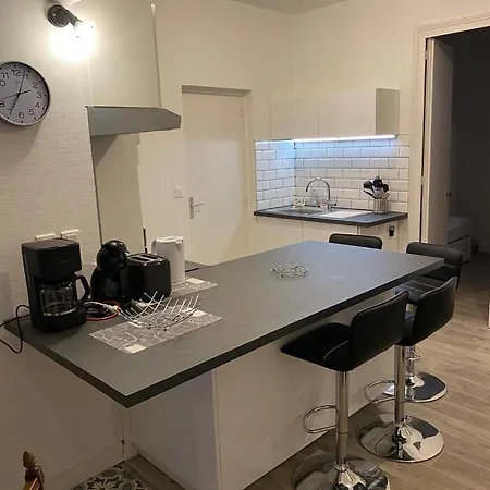 Sur Le Port Du Pouliguen * Le Pouliguen