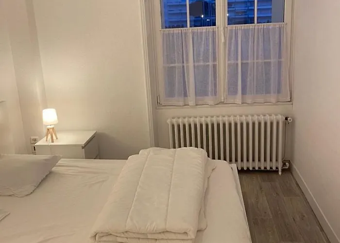 Sur Le Port Du Pouliguen * Le Pouliguen