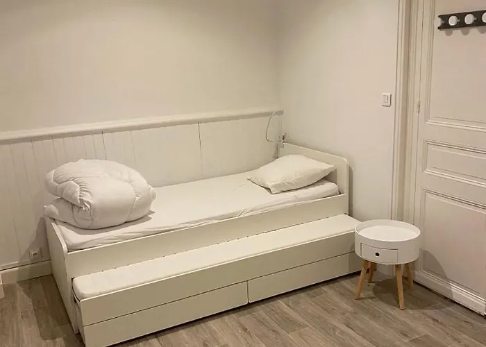 Sur Le Port Du Pouliguen Le Pouliguen