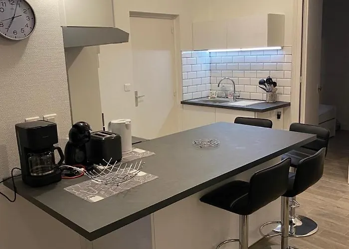 Sur Le Port Du Pouliguen * Le Pouliguen